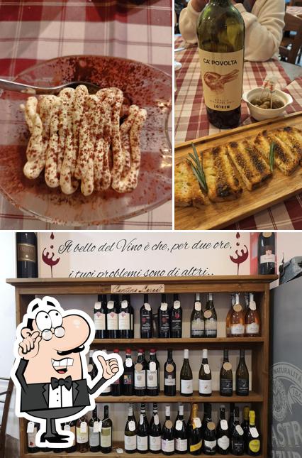 Dai un'occhiata agli interni di Osteria Lorodì