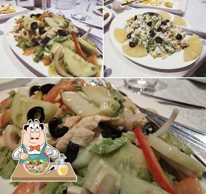 Greek salad at Bageechi @ Mastiff Villa Camellia