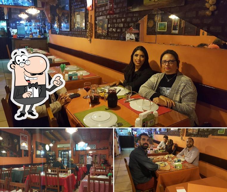 O interior do Ristorante Vesúvio