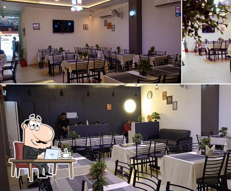 Starlight Cafe & Restaurant