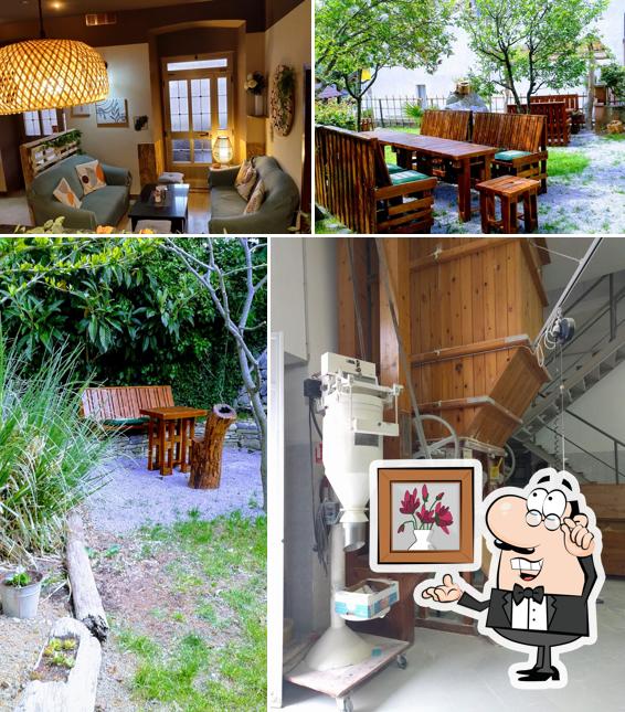 Dai un'occhiata agli interni di Cafe ROČ