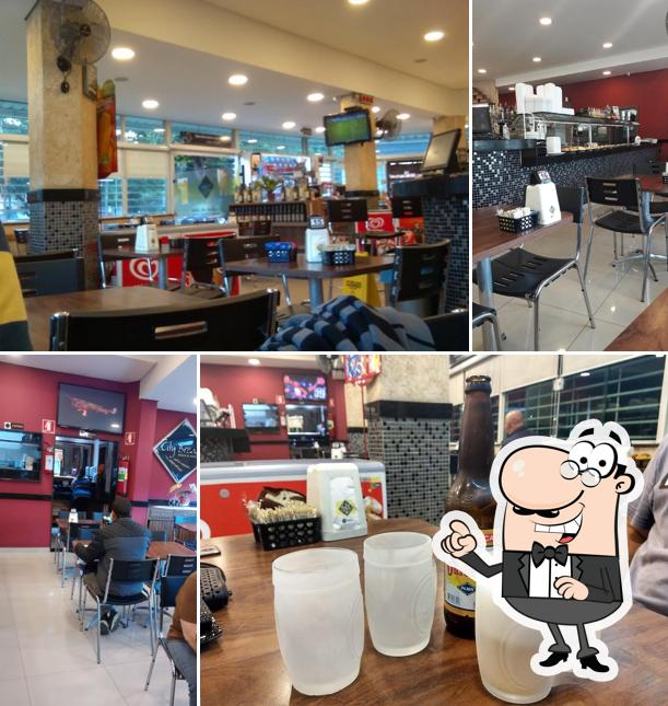 O interior do Padaria City Bread