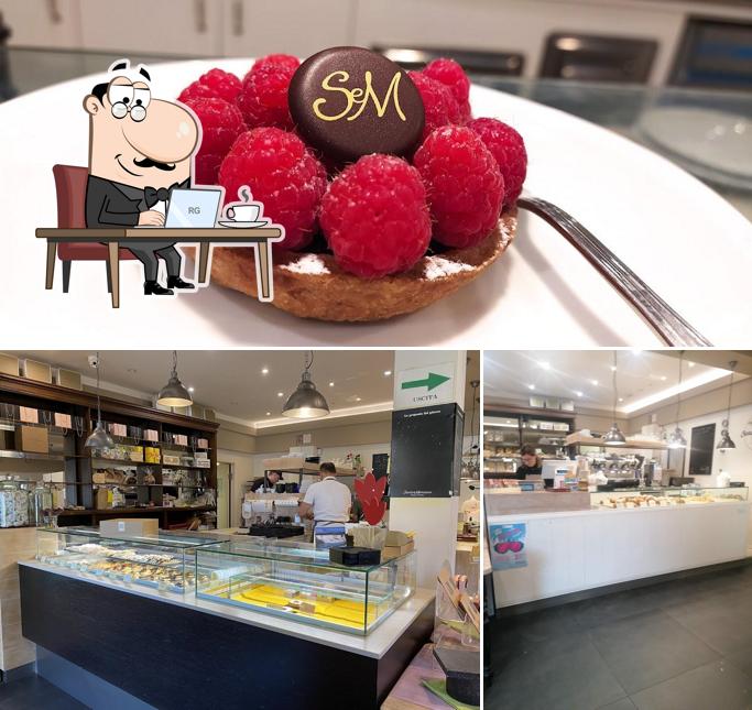 La interni e cibo del ristorante