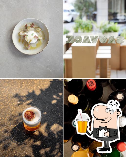 Goditi qualcosa da bere a Sauvage bar