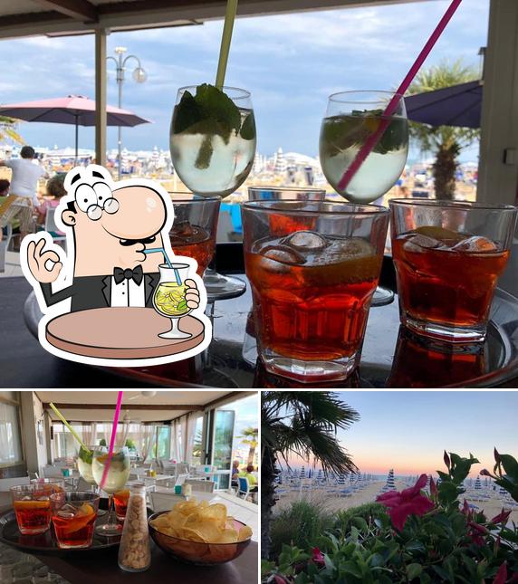 Tra le varie cose da Terrazza Telenia Snack Bar si possono trovare la bevanda e esterno