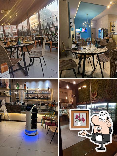 Dai un'occhiata agli interni di Cosmopolitan Fusion Mexican Grill