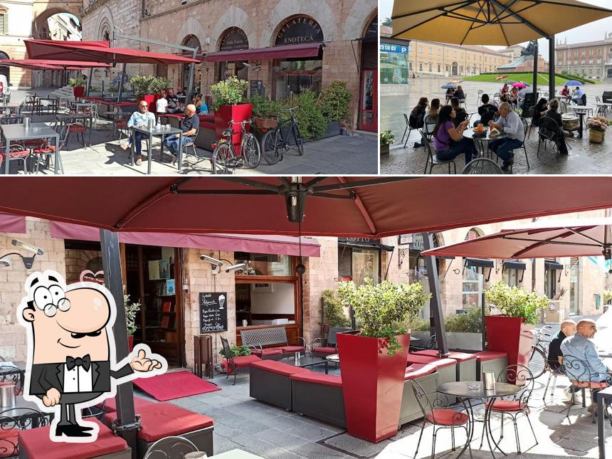 Gli interni di Antico Caffè della Piazza