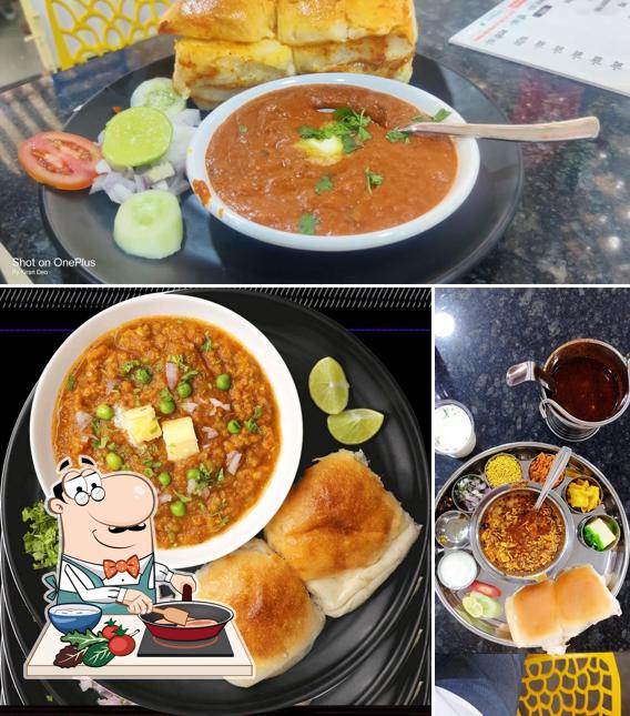 Chicken curry at Mangalmurti Misal Bhel and PavBhaji