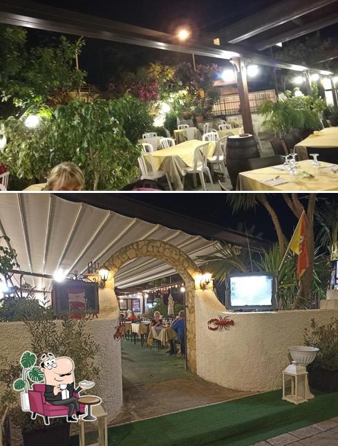 Siediti a un tavolo di L'Aragosta - Ristorante, Pizzeria