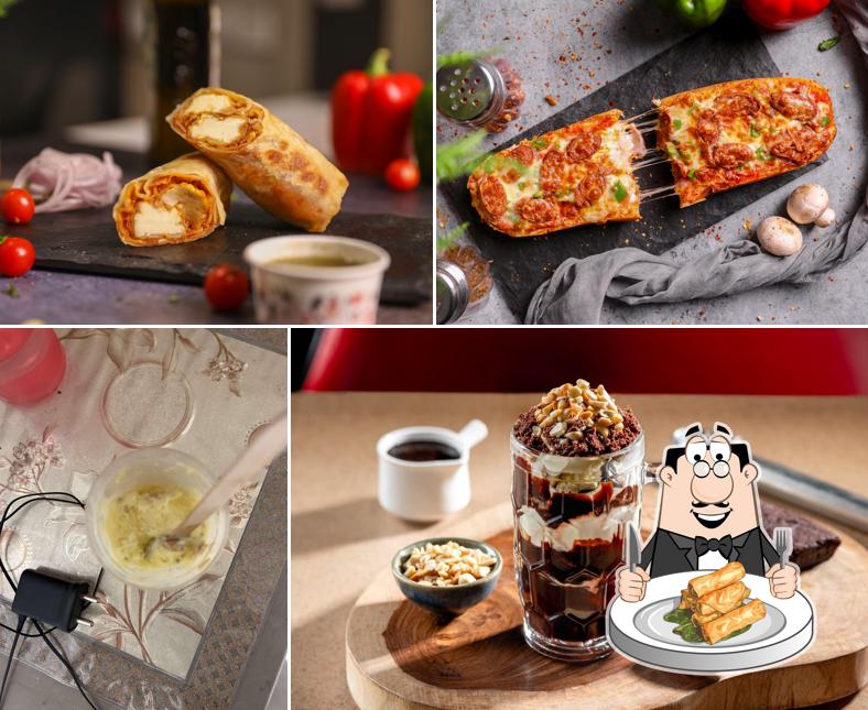 Spring rolls at Nirula's Sector 31