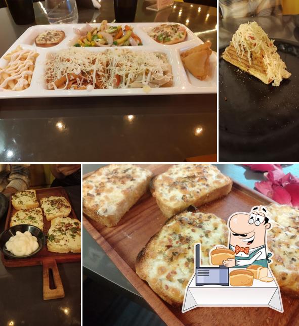 Garlic bread at Smile 'n' Bite Restaurant