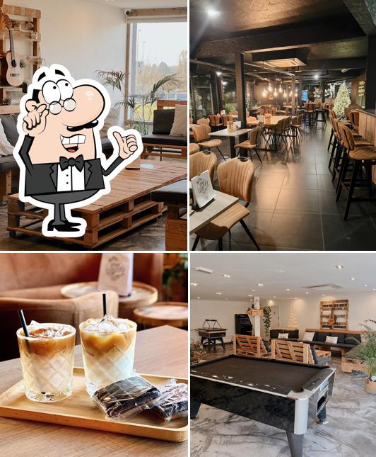 Installez-vous à l'une des tables de The Riffs