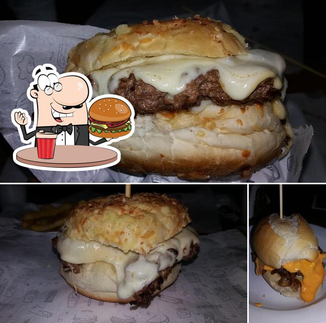 Delicie-se com um hambúrguer no Time Burger