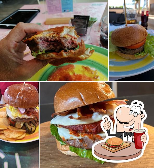 Ordina un hamburger a Ham Holy Burger