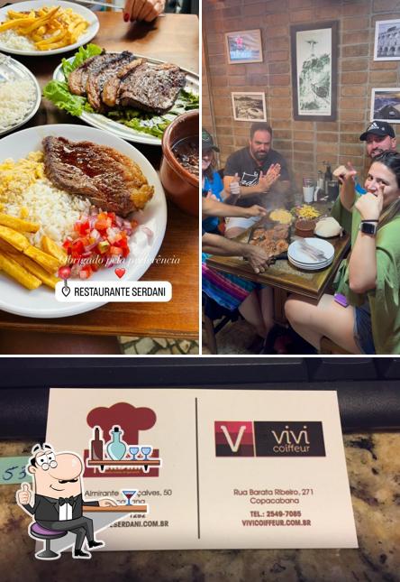 Sente em uma das mesas no Restaurante Panela Caseira de Comida Brasileira