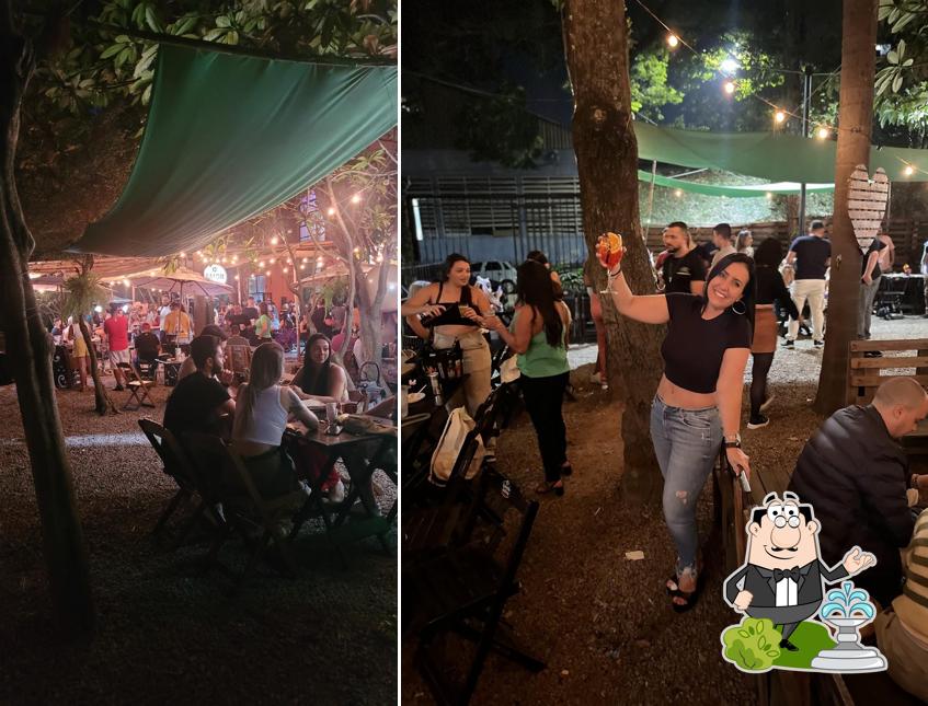 Desfrute da vista da área externa do Bar e Restaurante em Scs - Jardim Secreto