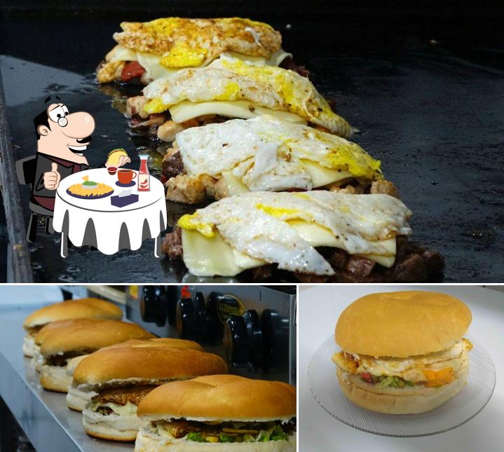 Experimente um hambúrguer no Tulipas Lanches