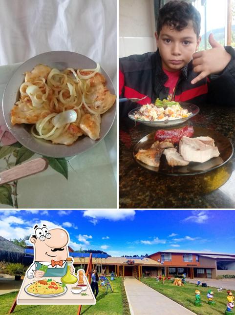 A comida e área de lazer do restaurante