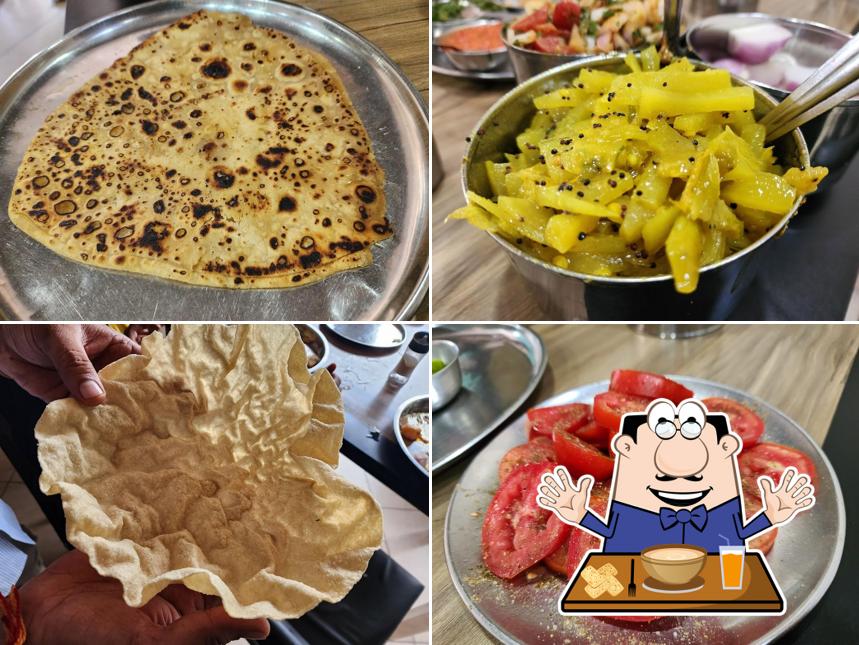 Food at Manohar Parotha House