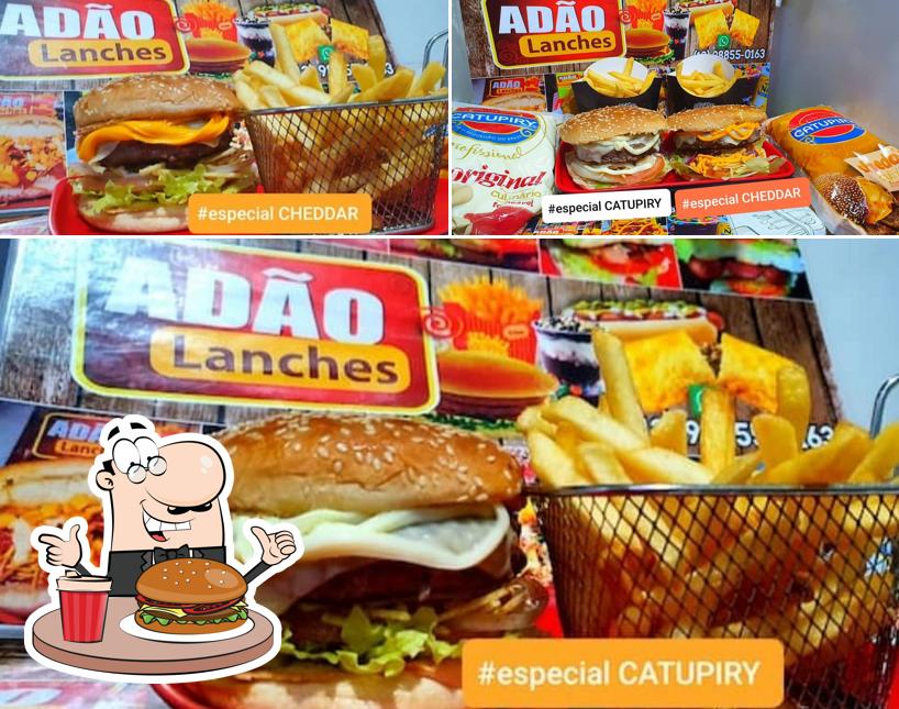 Hambúrguer em Adão Lanches Lanche em Araranguá Cachorro Quente X Salada Lanches Aberto Agora Tábuas