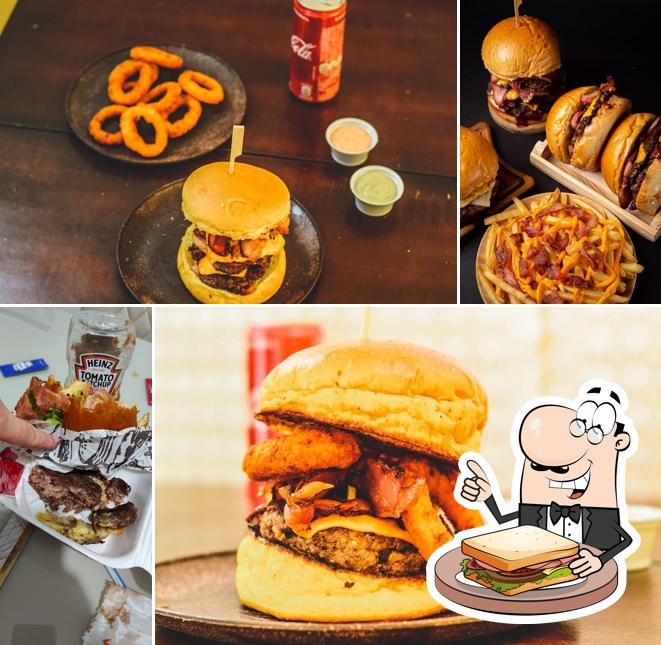 Sanduíches de queijo grelhado em Divinus Burguer