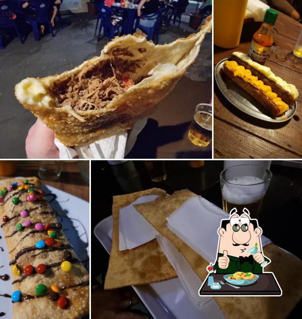 Sanduíche de carne de porco desfiada em Brasauê Espetaria I