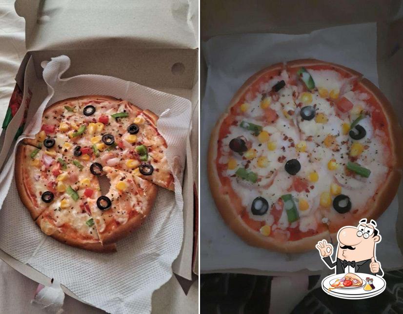 At Zomito’s Pizza And Burger, you can order pizza