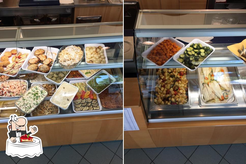 LAST BEACH PIZZERIA GASTRONOMIA ALBARELLA offre un'ampia varietà di dessert