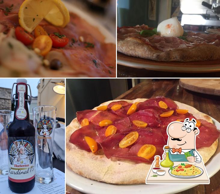 Platti al La Lanterna pizzeria