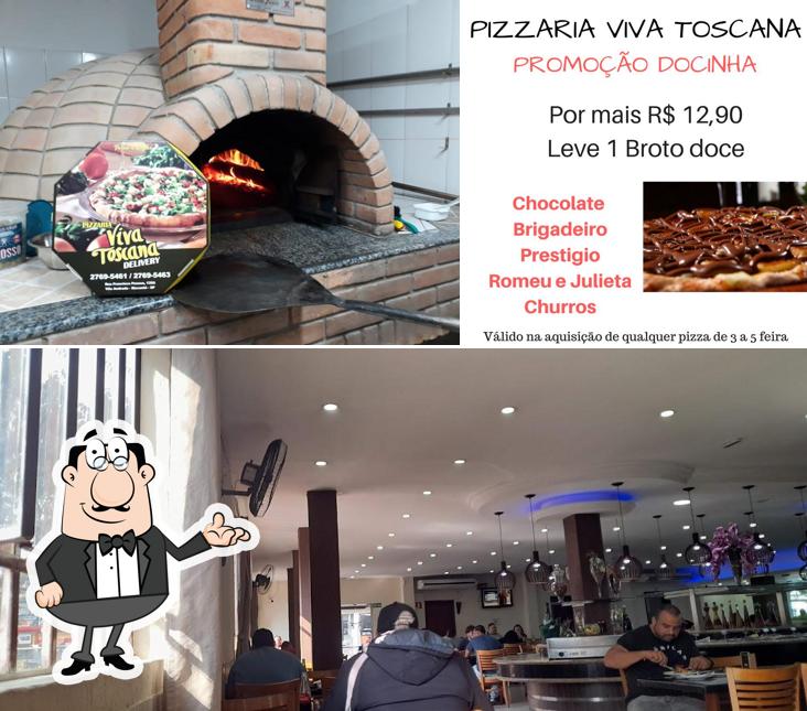 A interior e bolo do restaurante