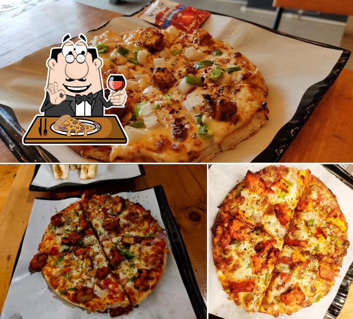 Get pizza at Cafe TRUNKY TWIST
