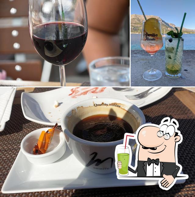 Goditi qualcosa da bere a POPINA