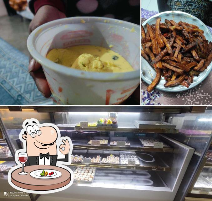 Food at SARWARIYA SWEETS & RESTAURANT