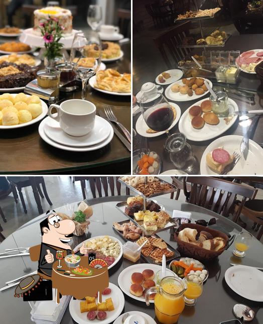 Comida em Café colonial