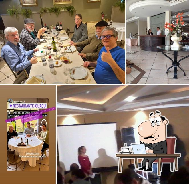 Sente em uma das mesas no Restaurante iguacu