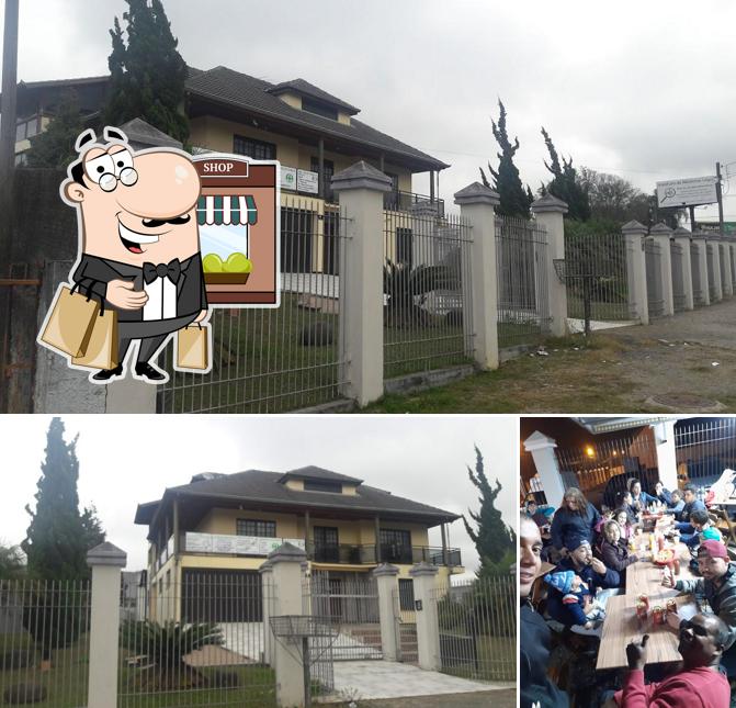 O Cabana's Lanches se destaca pelo exterior e comida