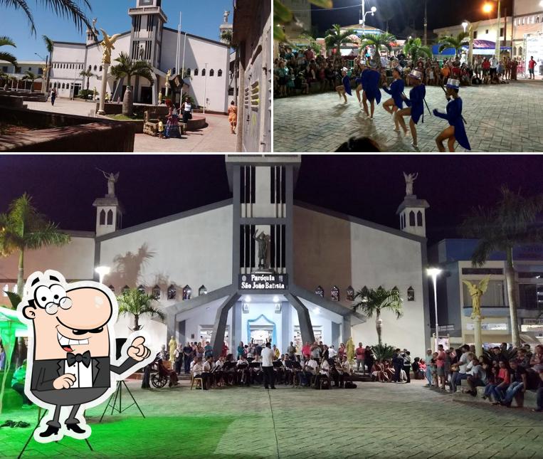 Veja imagens do exterior do Pastelaria da Praça