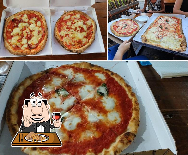 Ordina tra le svariate varianti di pizza