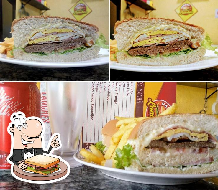 Pegue um sanduíche no Parada Lanches