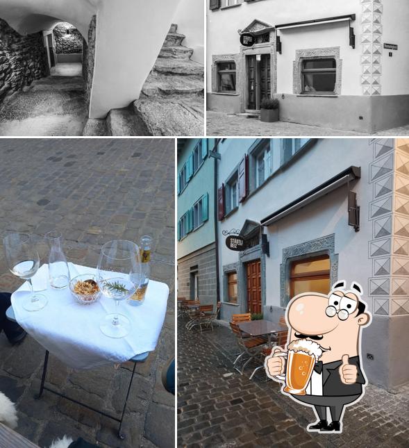 Puoi prenderti un rinfrescante bicchiere di birra chiara o scura