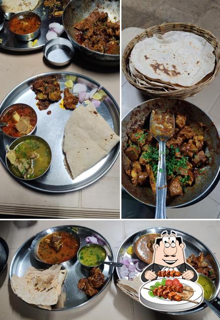 Food at झरे मटण थाळी स्पेशल