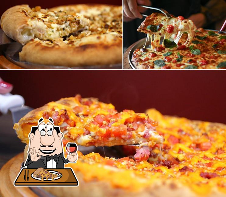 Escolha pizza no Tropicana Pizza Express - Av. Felipe Wandscheer