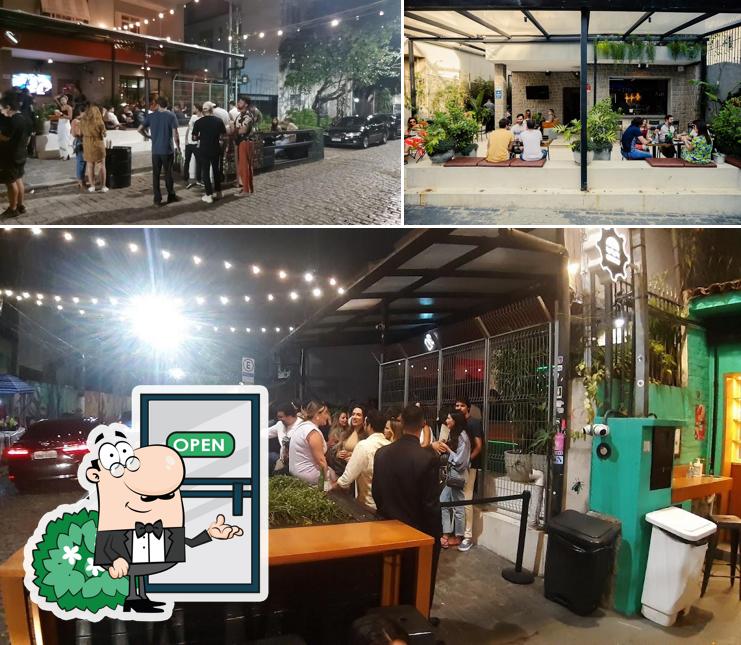 Veja imagens do exterior do Heavy House