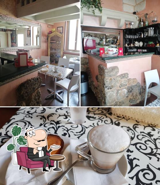 La interni e cibo del ristorante