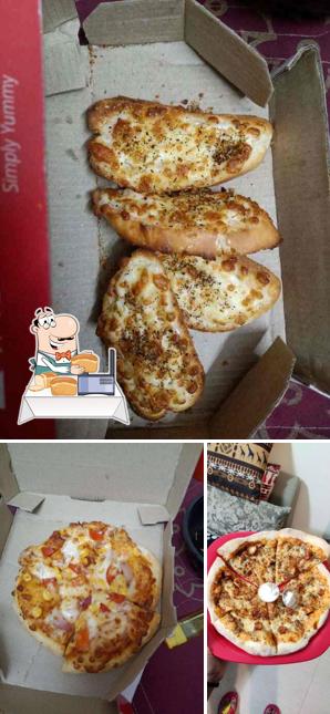 Garlic bread at Indus Pizza