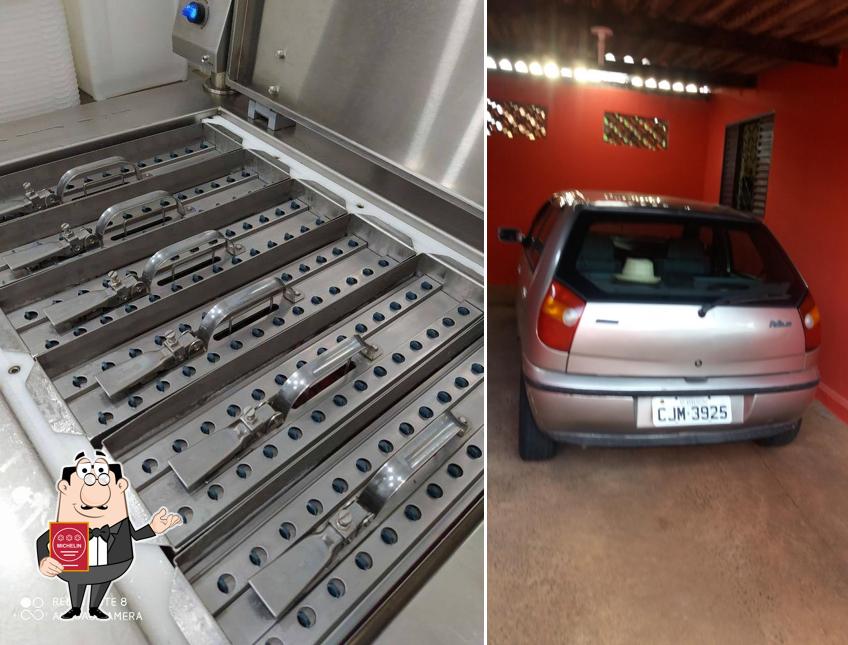 Look at the pic of Sorveteria Zero Grau