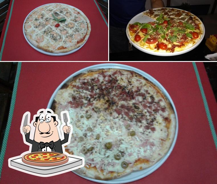 No Villa Napoli - Pizzaria, você pode conseguir pizza