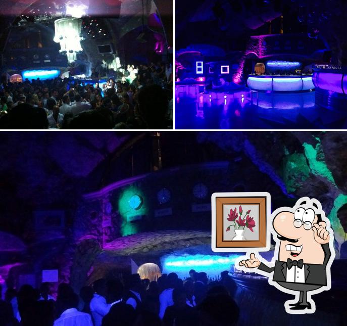 Gli interni di Music on the rock