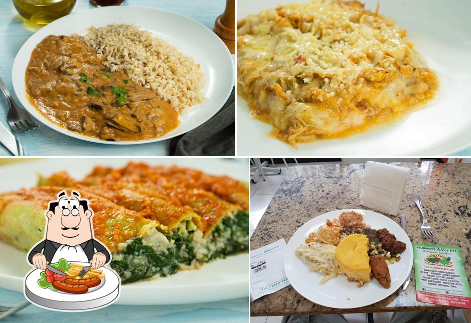 Comida em Restaurante Alecrim