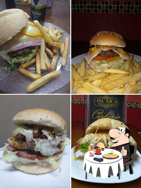 Os hambúrgueres do Tia Tuca DELIVERY - Hamburgueria irão satisfazer diferentes gostos